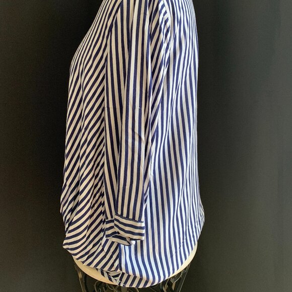 Pretty JustLiving Lightweight Front Knot Shirt: Size S/M - Picture 6 of 10